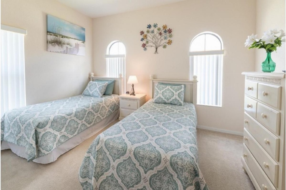 Room image 4